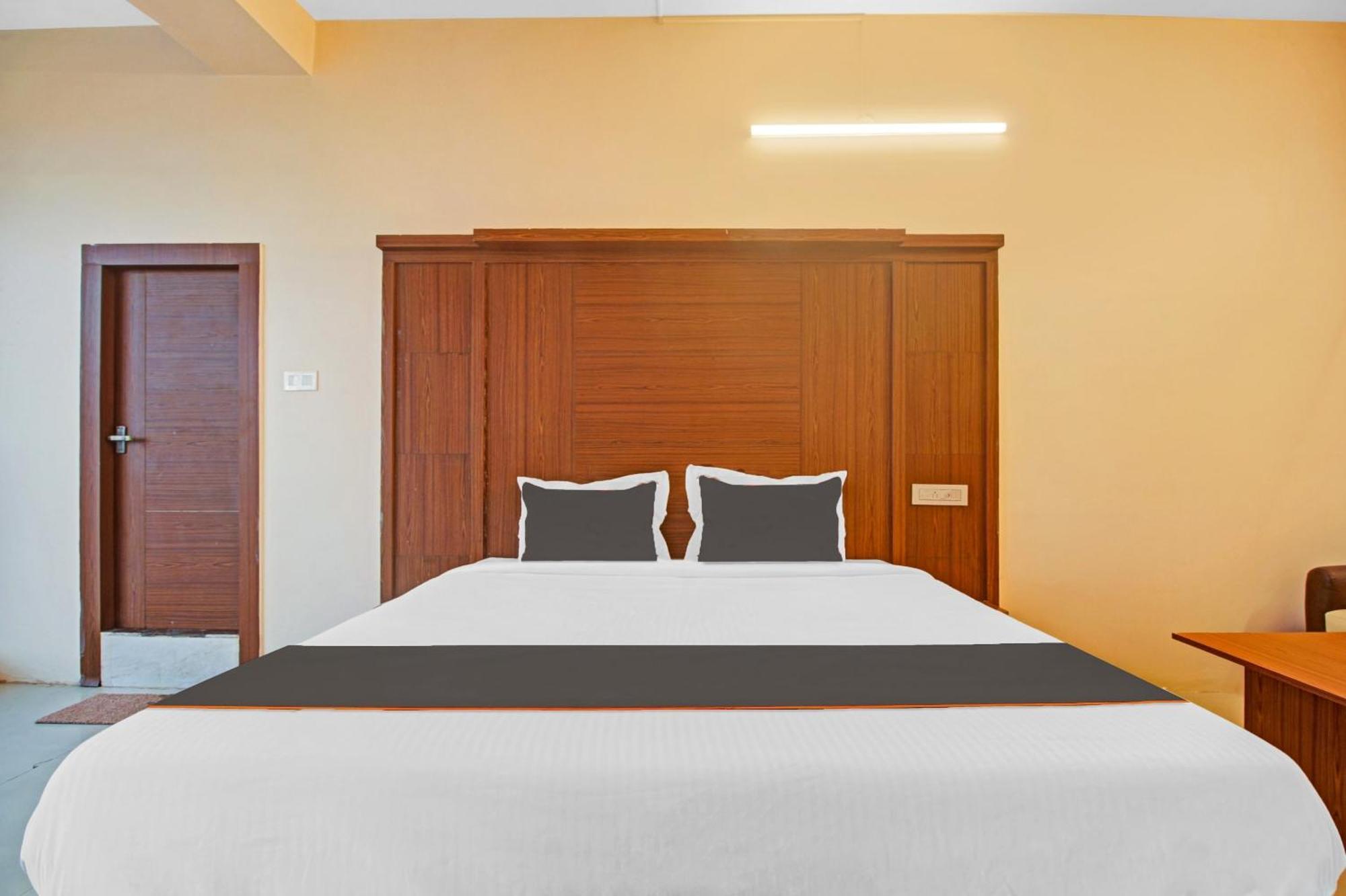 Super Collection O Hotel Aqua Villa Near Netaji Subhash Chandra Bose International Airport Gauripur  Экстерьер фото