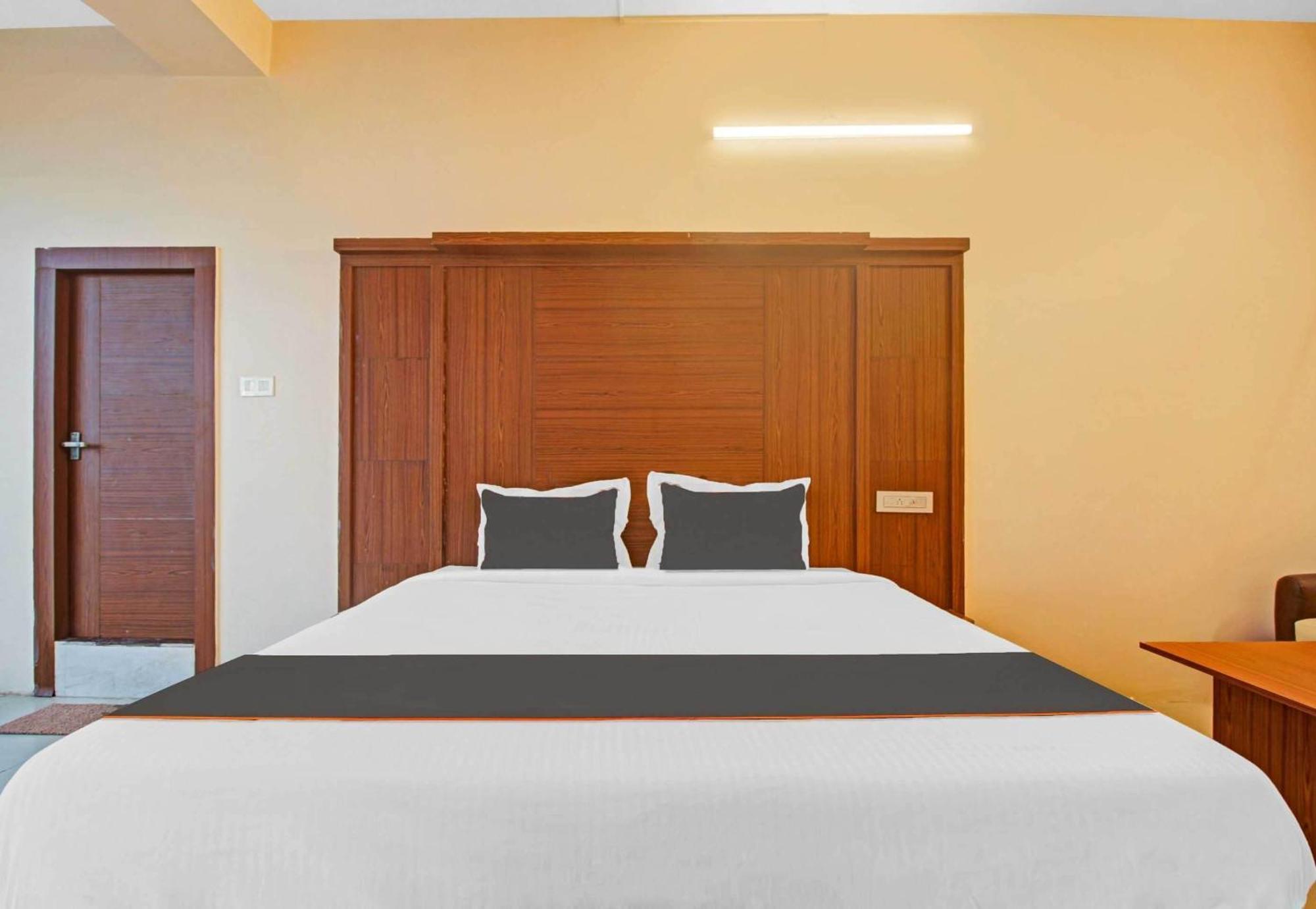 Super Collection O Hotel Aqua Villa Near Netaji Subhash Chandra Bose International Airport Gauripur  Экстерьер фото